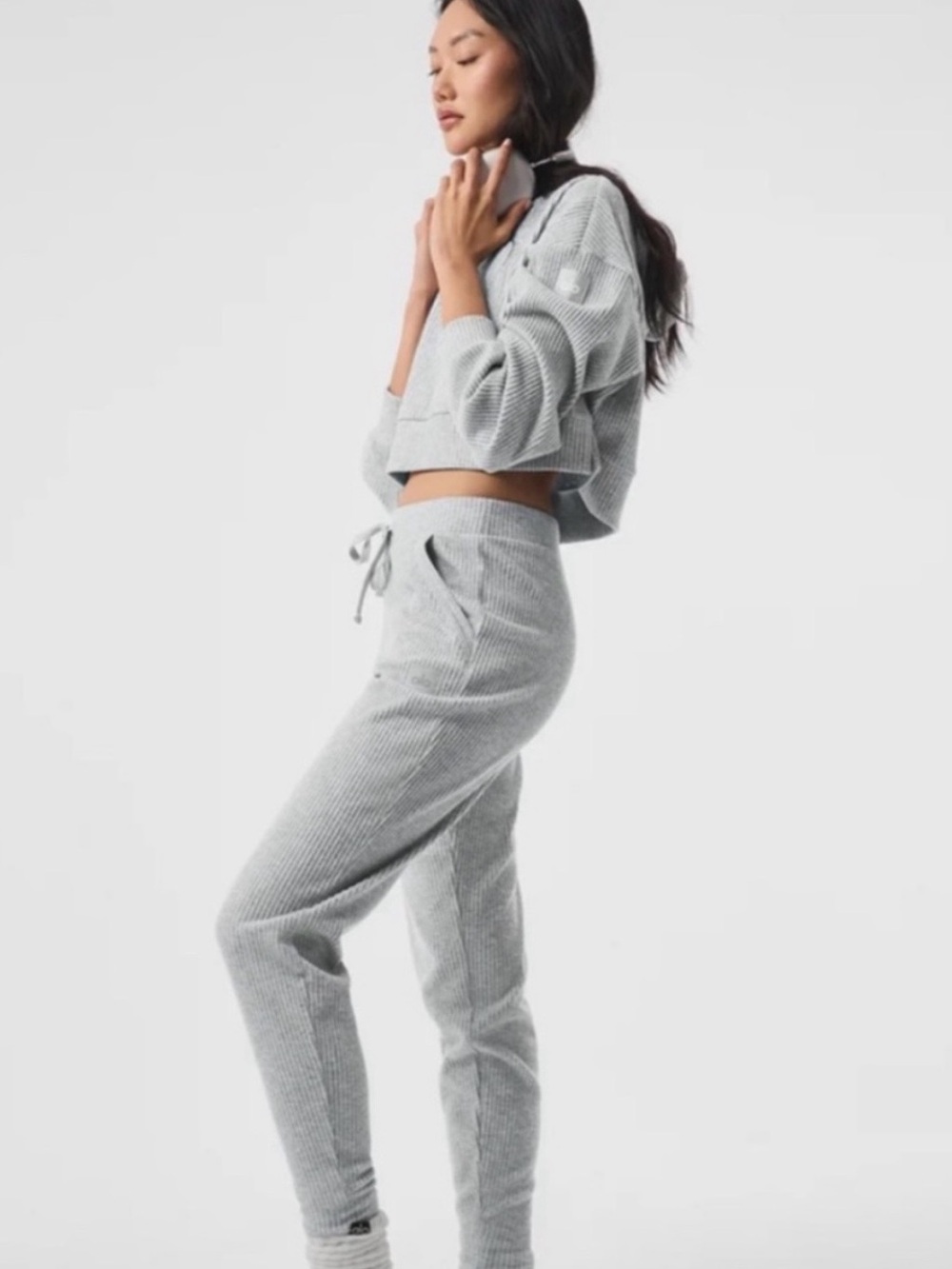 Alo Yoga Muse Jogger 2pc Set